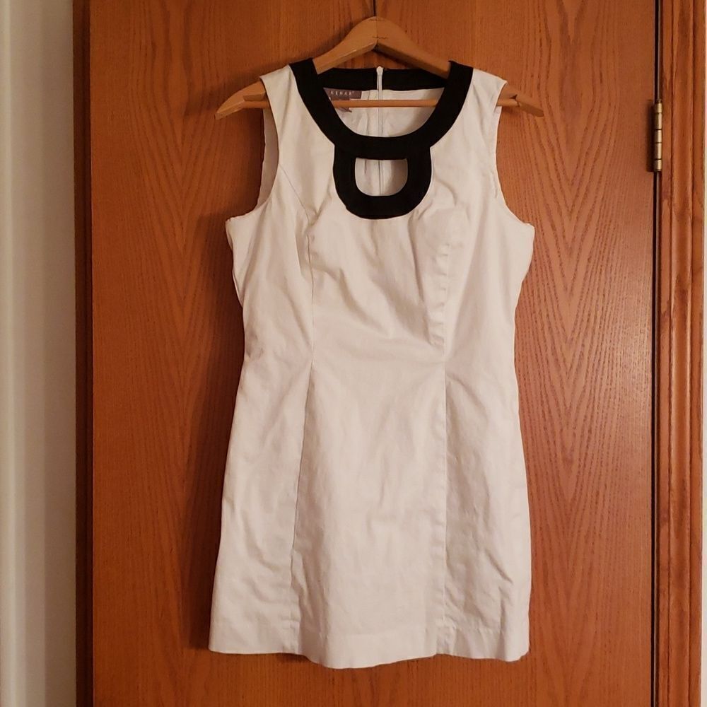 Vintage White Tennis Dress with Black Accented Neckline - Lined Skirt - Sz 8